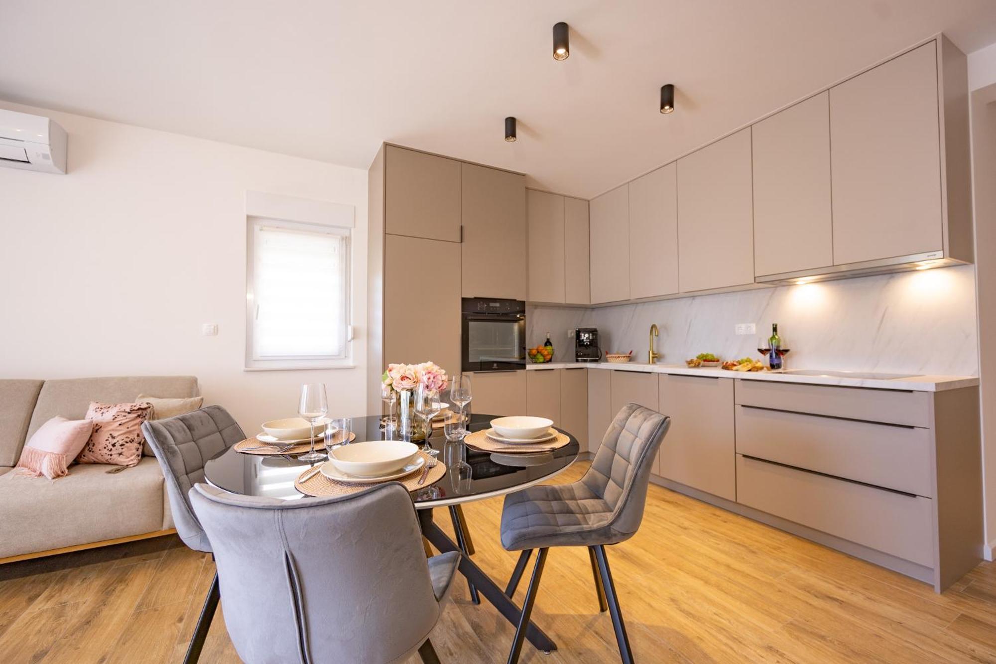 Maslina J Apartment