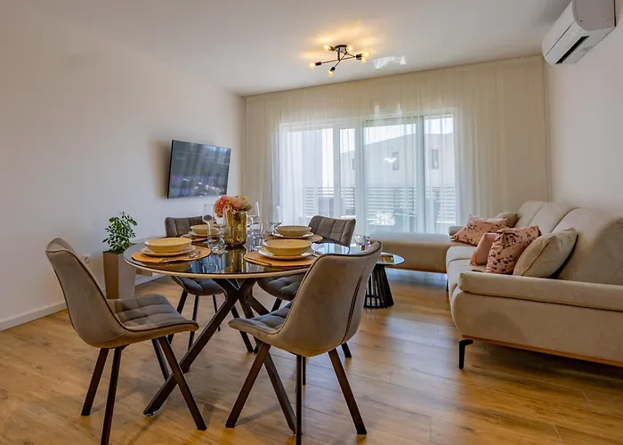 Apartment Maslina Residence J